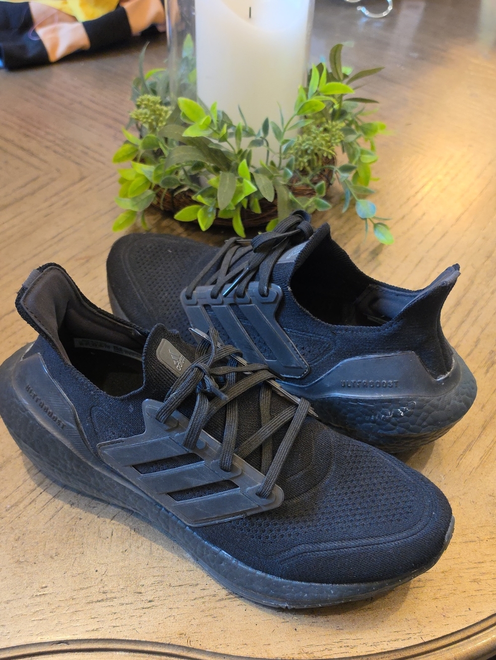 adidas Ultraboost Black Runninh Shoes Size 10